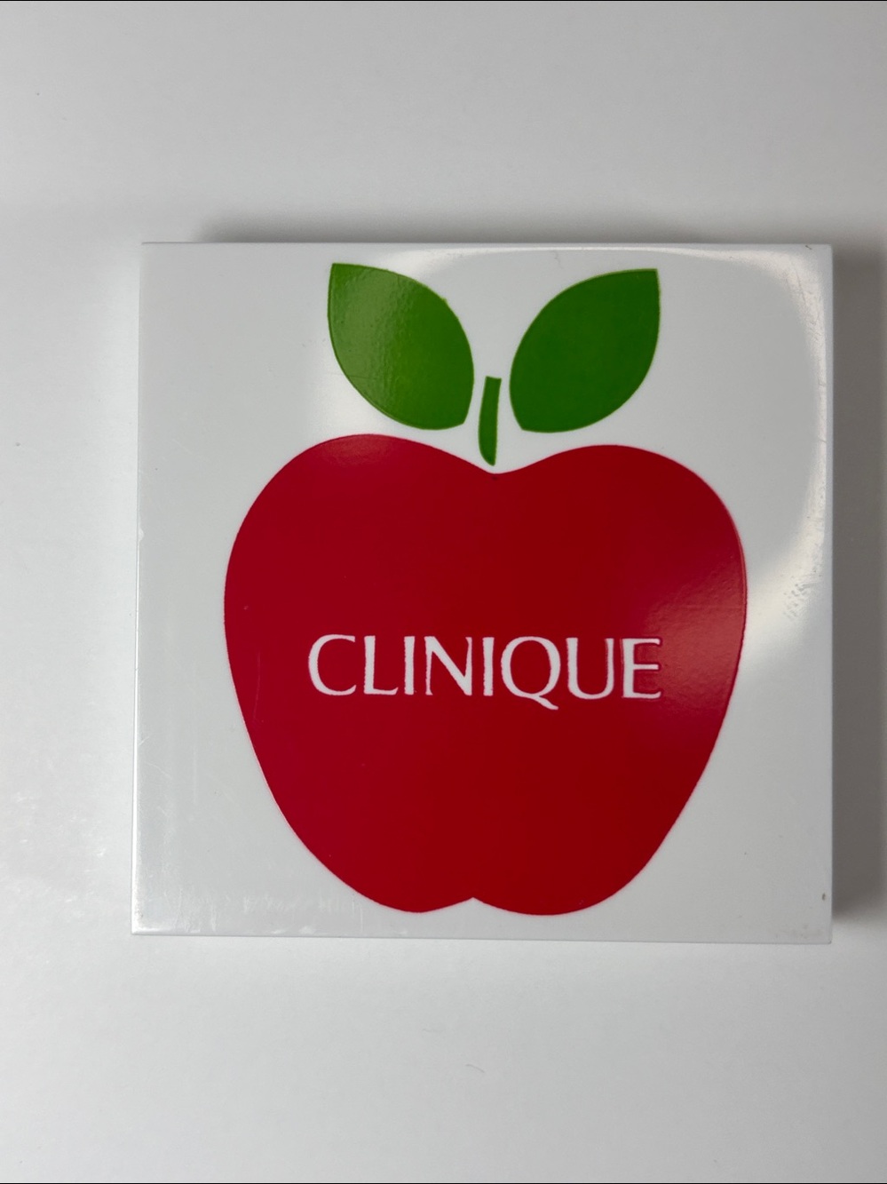 New Clinique trio eyeshadow & blush trio. New and unused.